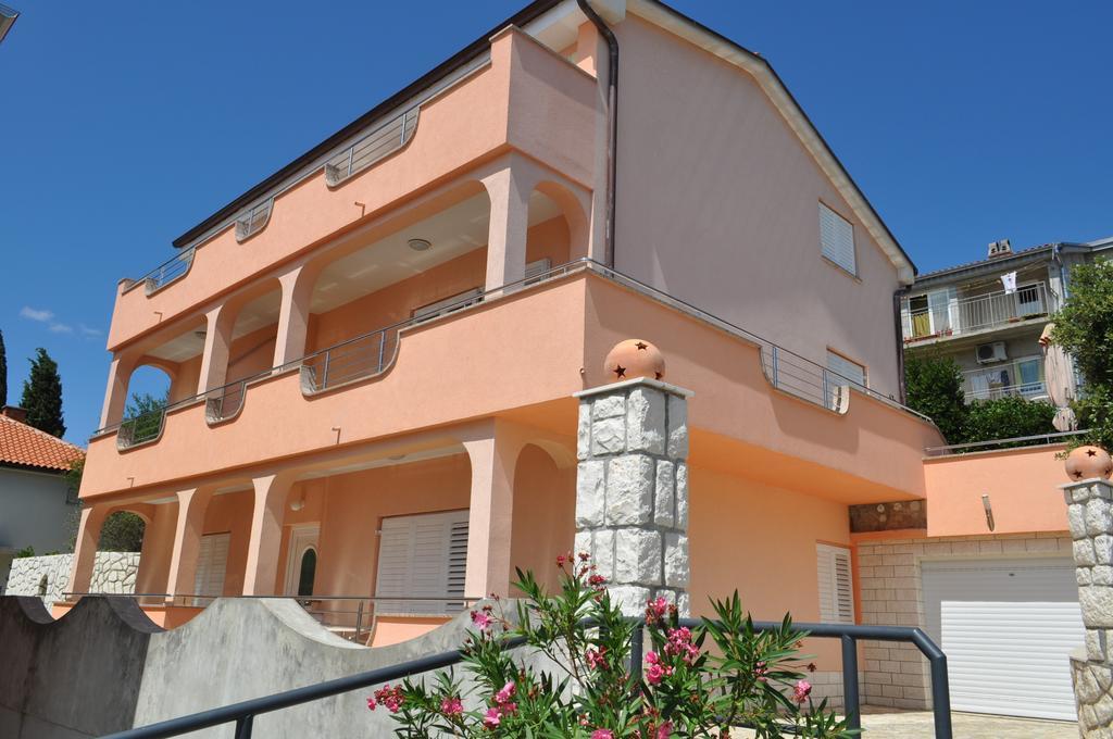 Apartments Bozic Novi Vinodolski Exterior photo